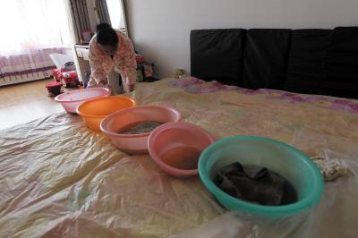 固原楼上漏水，住户失联，小区没物管，业主维权难！律师来支招……